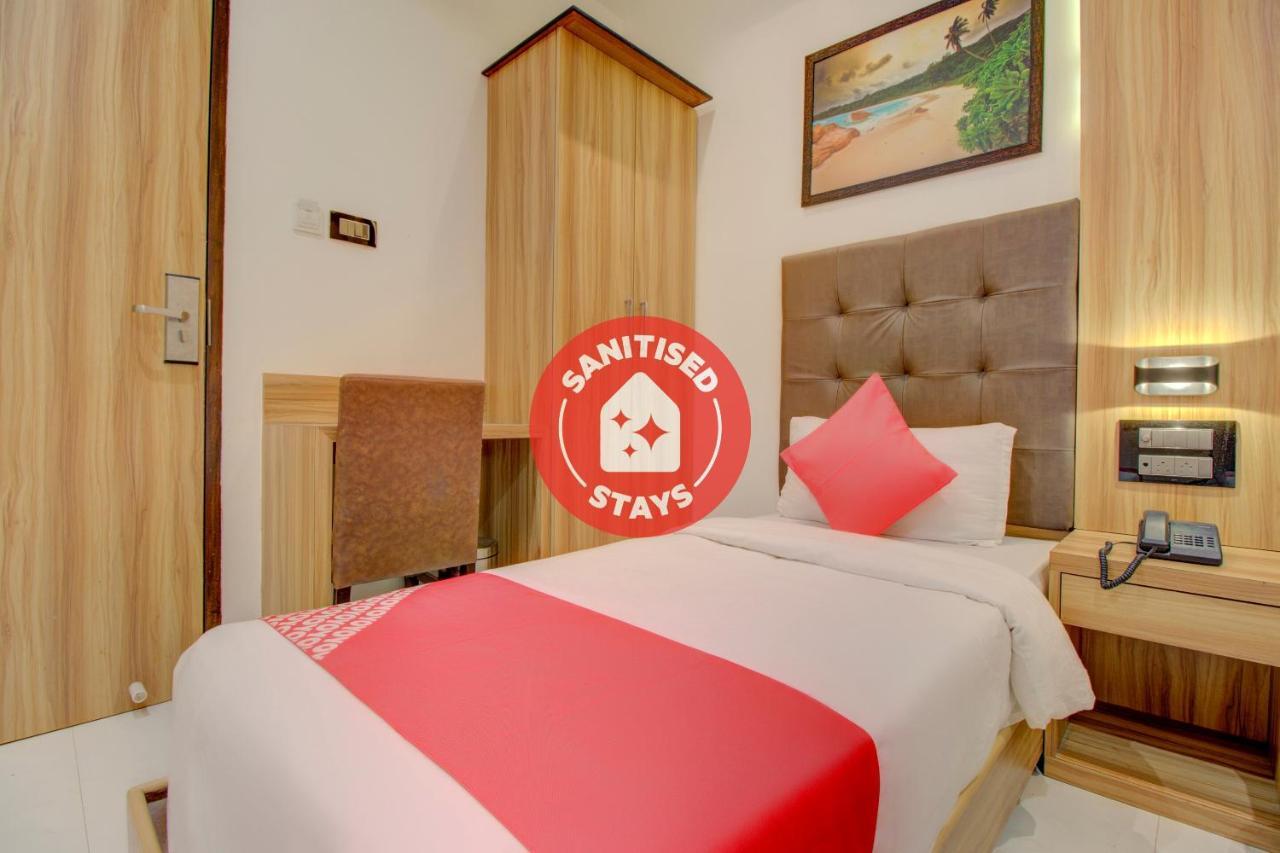 מומביי Oyo 76180 Hotel Meriton מראה חיצוני תמונה