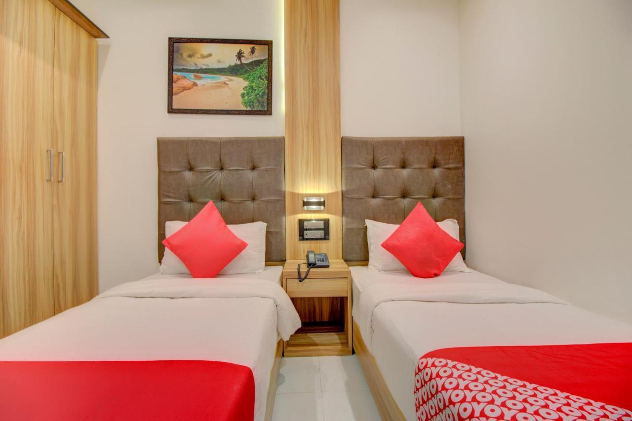 מומביי Oyo 76180 Hotel Meriton מראה חיצוני תמונה
